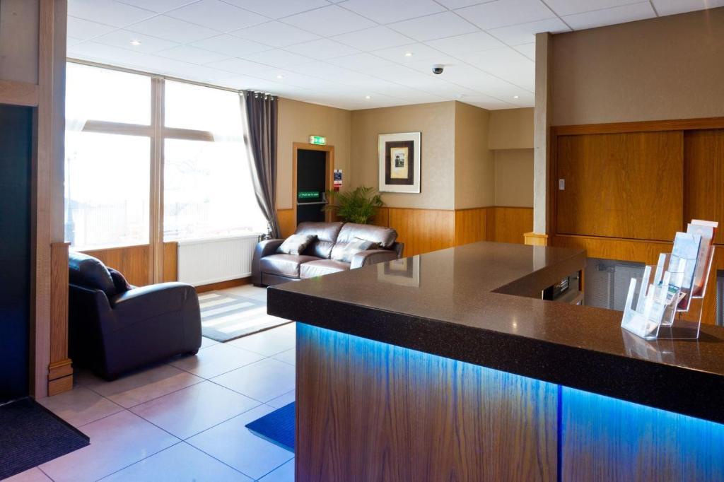 Caledonia Hotel Rosyth Exteriör bild